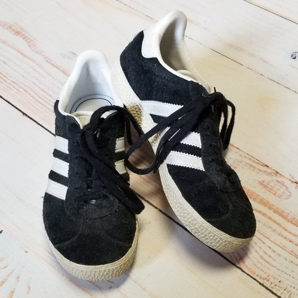 black gazelle shoes